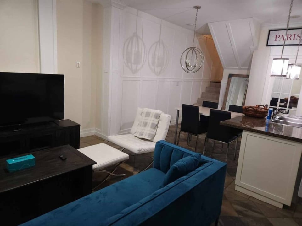 Corporate 2BR Townhouse in city center - Vancouver