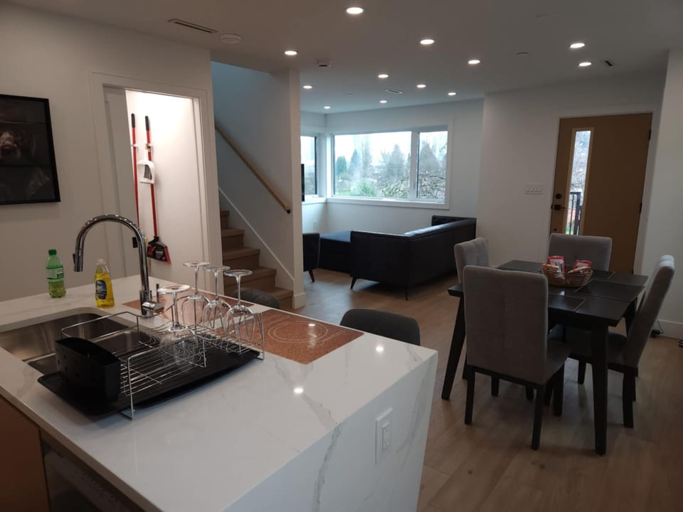 Soggiorno ideale - Townhouse con 2 camere da letto e vista - Vancouver