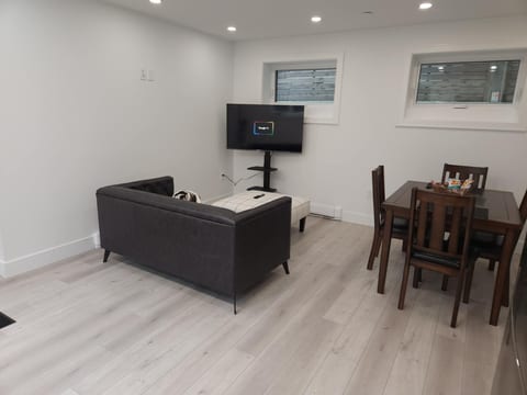 Exec-Townhouse 1 Bedroom on Lower floor