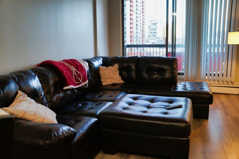 Extended stay on 12 avenue in downtown (top floor) - Calgary
