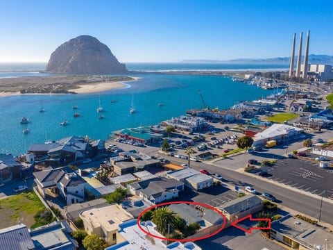 Located just 1/2 block away from the bay and embarcadero.  