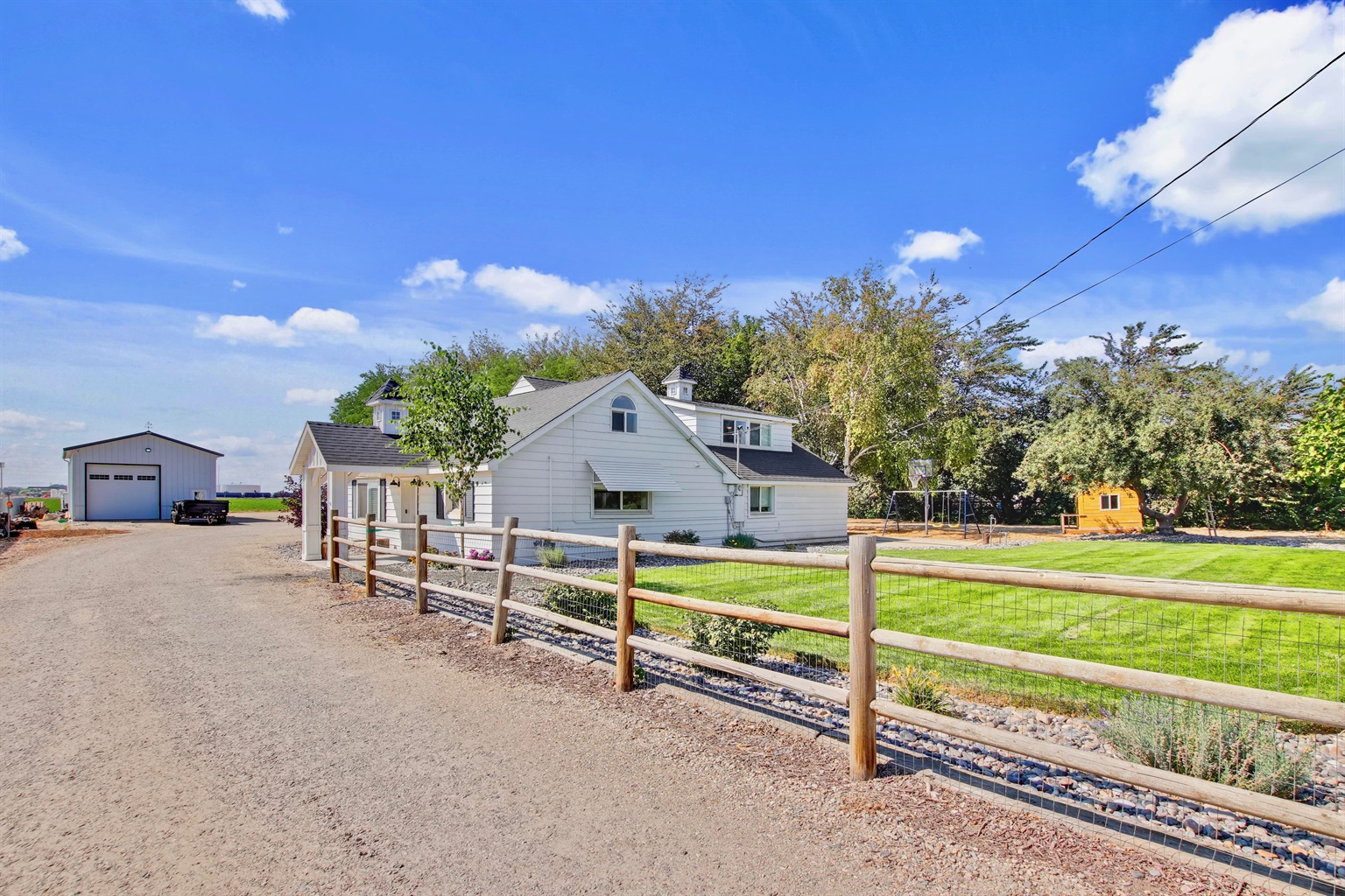 northside-cozy-updated-farmhouse/