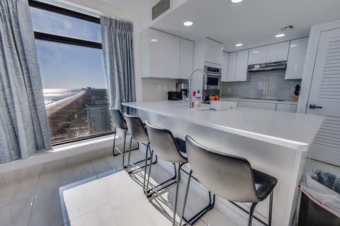 Large Kitchen Area