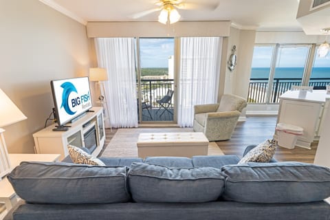 Amazing Living Room with Stunning Views🌊☀️