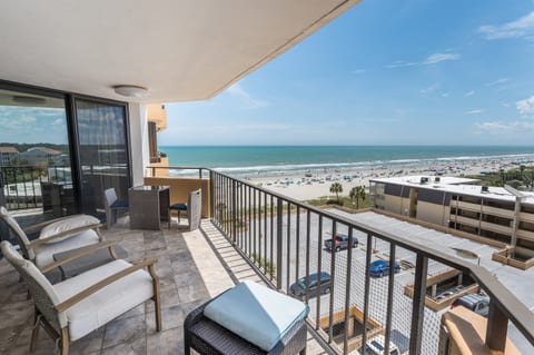 Large Balcony with Amazing Views