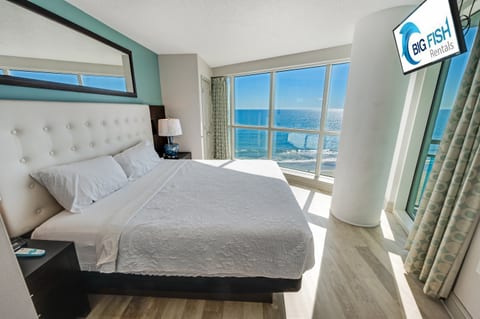Beautiful Bedroom with Amazing Views 🌊☀️
