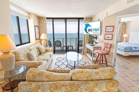 Amazing Living Room with Views of the Ocean 🌊☀️