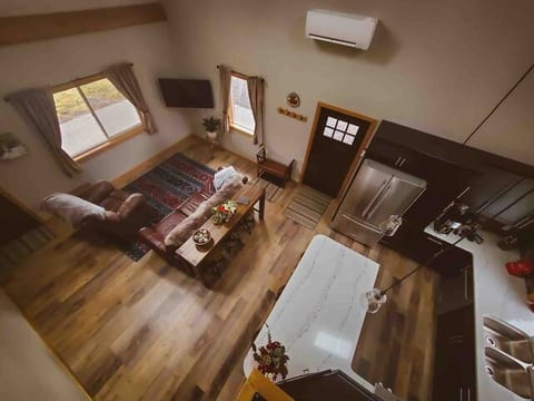 Raven Meadows Cabin