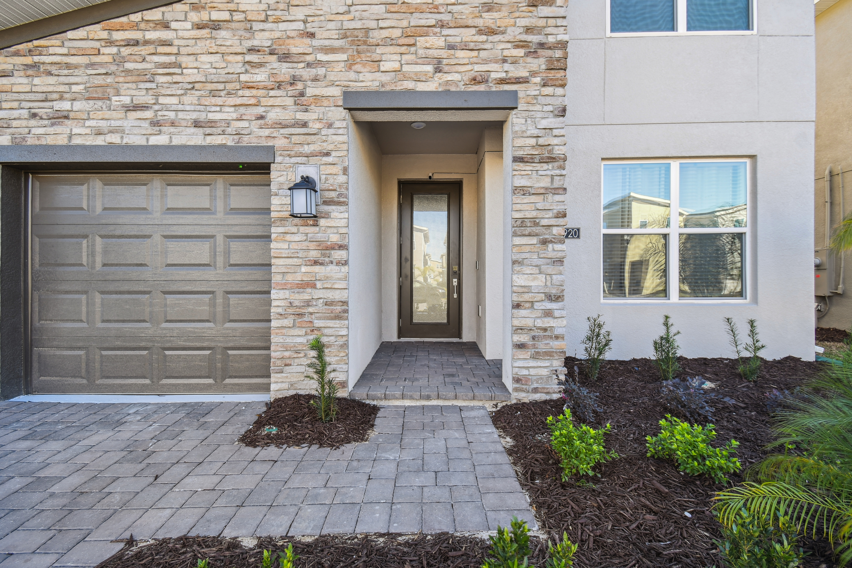 cg8920-modern-house-odisney-area-wlake-viewpvtpoolspa/