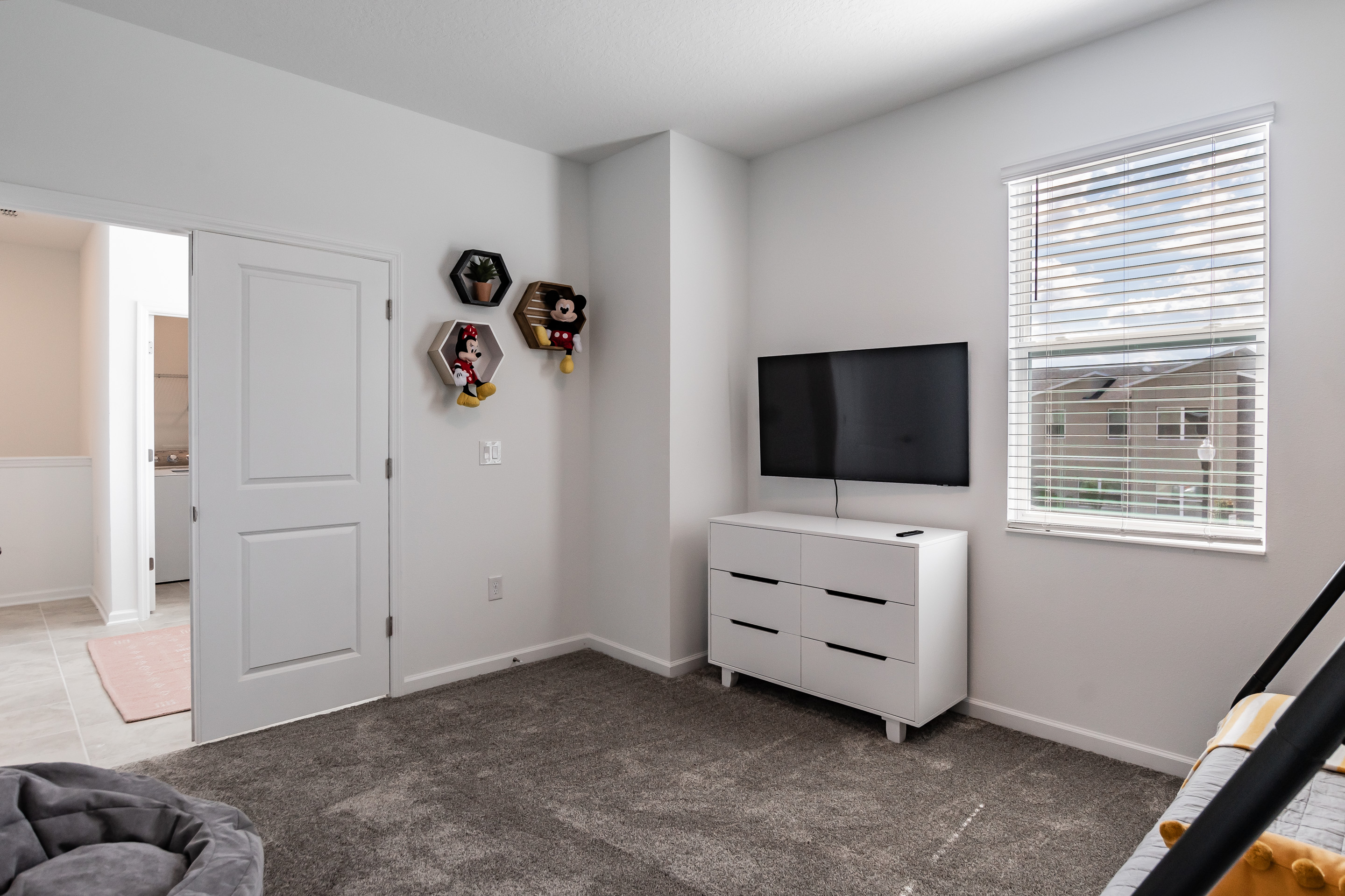 cg967-new-jun2022lovestylishchampions-gate-free-water-park/