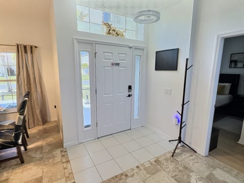 CL2513- Spacious&Elegant ☆☆☆☆☆ w/pvt/Pool and LAKE VIEW