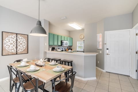 ER8533-Renovated Superb ⭐⭐⭐⭐⭐ PVT Pool Home Near to Disney
