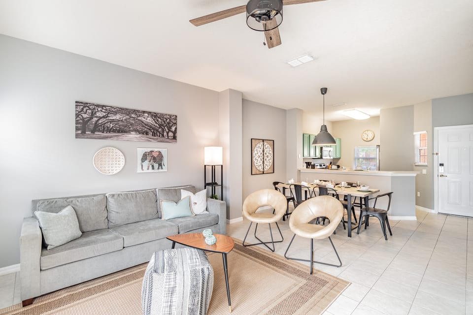ER8533-Renovated Superb PVT Pool Home Near to Disney - Kissimmee
