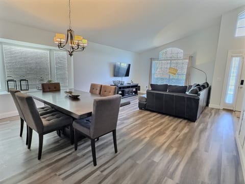 LB1005-Fresh Private Pool House No Carpet-Disney Area