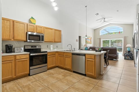 LB1043-Fresh Private Pool House No Carpet-Disney Area