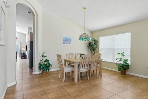 LB1043-Fresh Private Pool House No Carpet-Disney Area