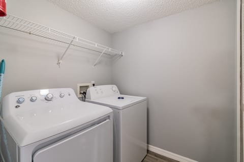 LB965 - ♥Charming♥ Cozy♥ ⭐⭐⭐⭐⭐ Townhouse °o° Disney Area