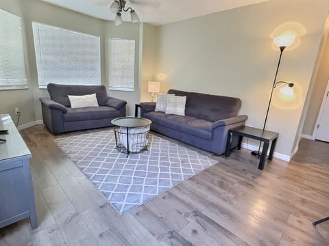 MB4808 - ♥Charming♥ Cozy♥ ⭐⭐⭐⭐⭐House°o° Disney Area