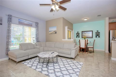 PP8976 - Colorful Superb ⭐⭐⭐⭐⭐ PVT Pool Disney Area