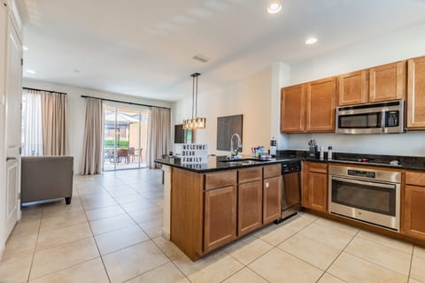 RO2631 - Regal Oaks⭐⭐⭐⭐⭐ w/Jacuzzi DISNEY FIBER INTERNET
