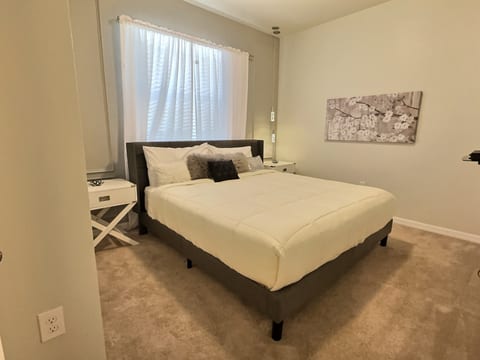 SR7428 - ♥LUXURY BRAND NEW Cozy Pool Townhouse near to Disney♥