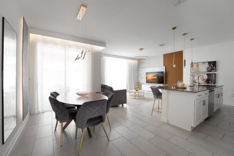 ST2636-BRANDNEW Luxury 01/2024 ☆☆☆☆☆ Pvt Pool♥Storey Lake