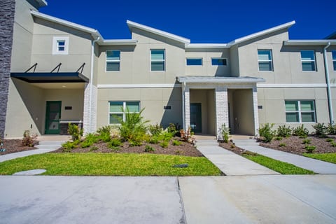 ST4261-LUXURY Private Pool near Disney♥Storey Lake