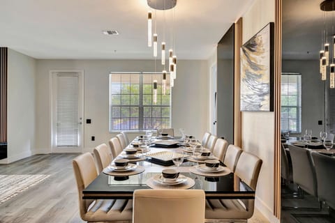 VC207 - Luxury Apartament - 6 minutes to Universal Studios