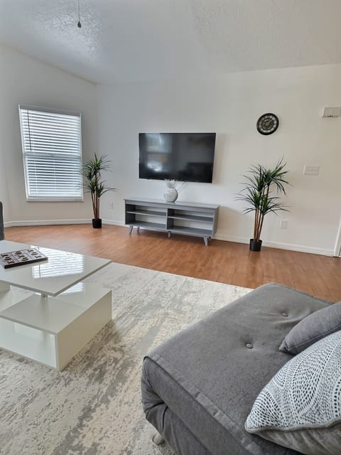 VS034 - The Villa of Somerset - Privacy - Apartment - 2rd Floor