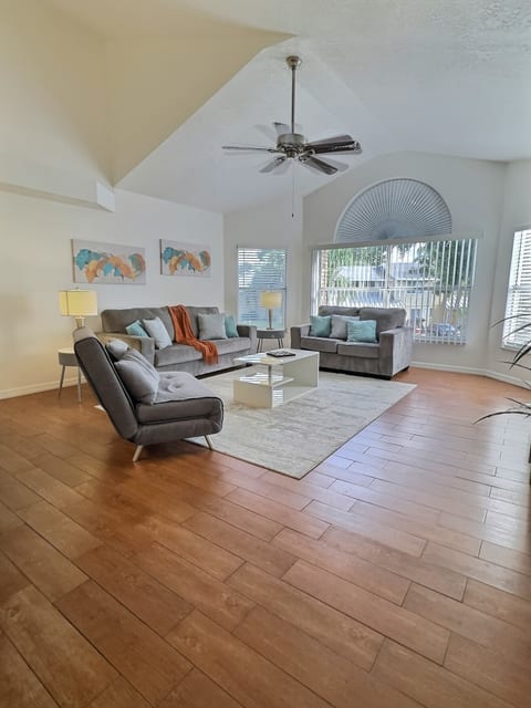 VS034 - The Villa of Somerset - Privacy - Apartment - 2rd Floor