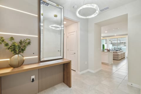 WI3842  LUXURY BRAND NEW Cozy Pool Townhouse near  Disney