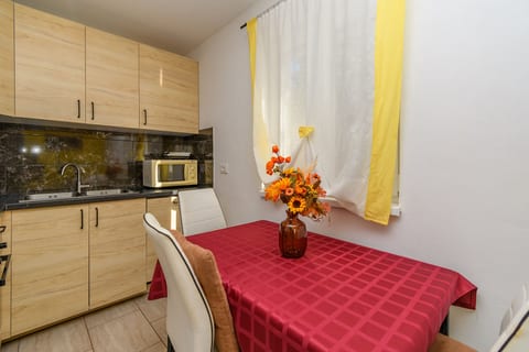 House Nina - Unit 377730-13