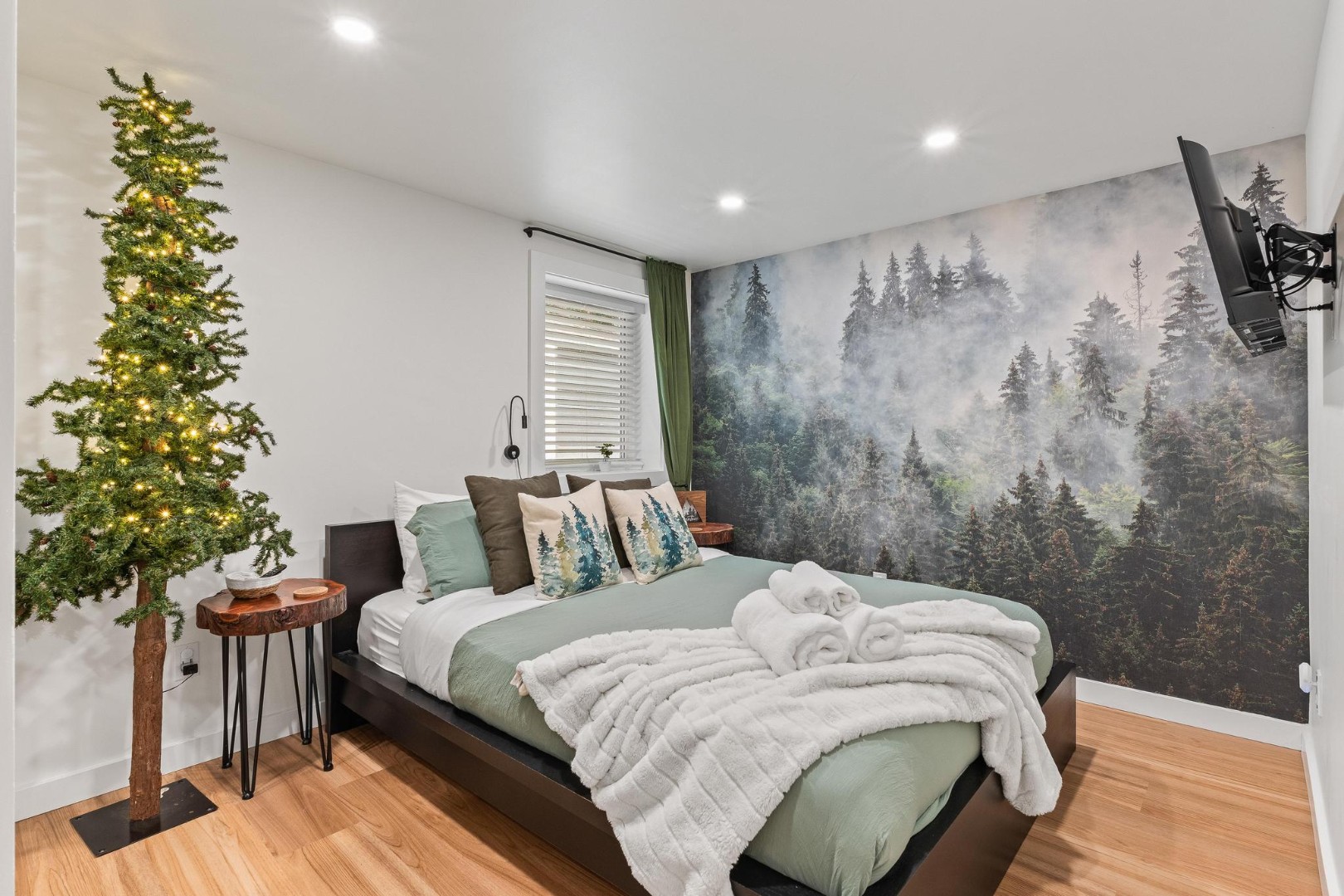 creekside-home-w-yoga-deck-and-outdoor-dining/