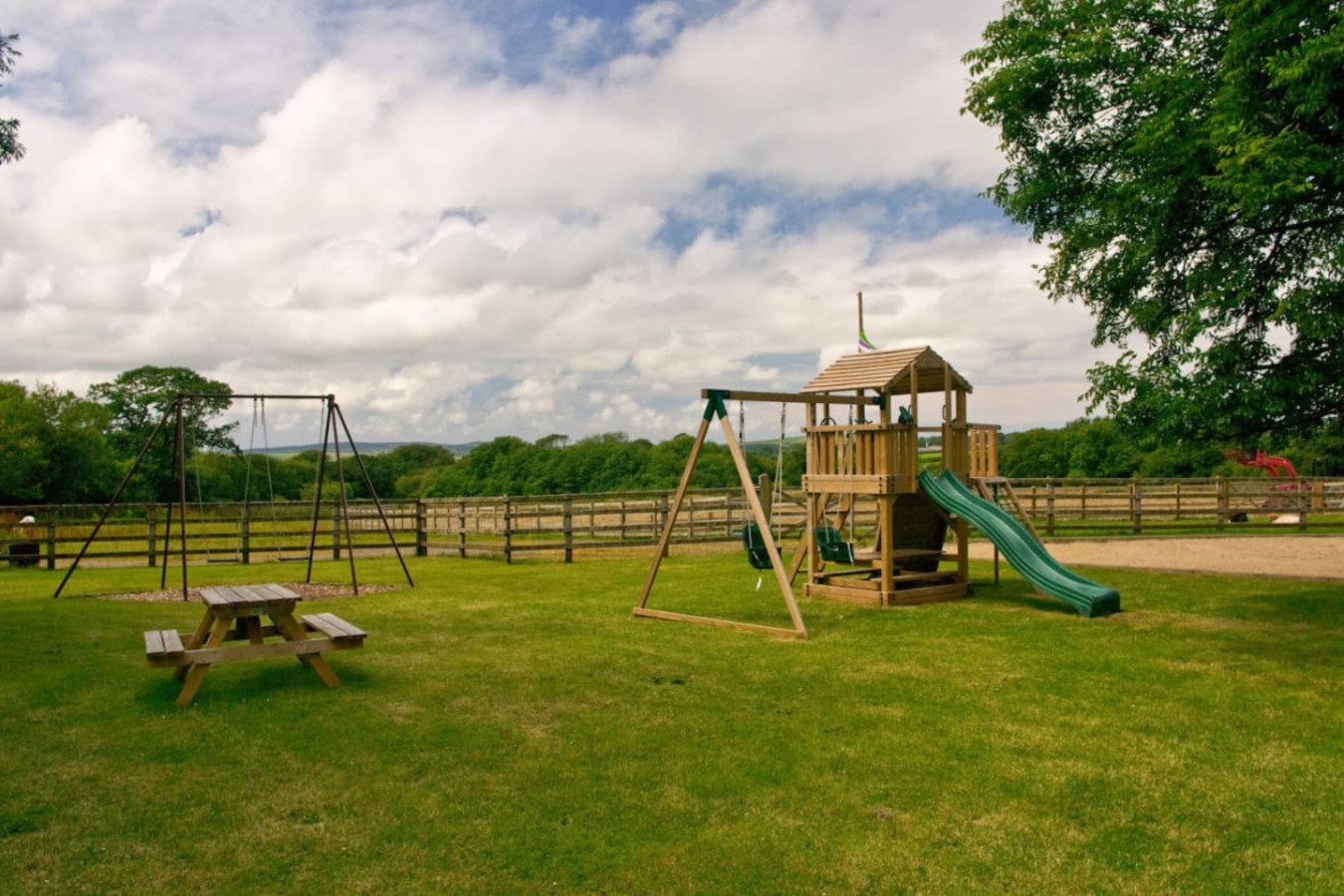 Country Dual Cottage Stay | Comfortably Sleeps 6