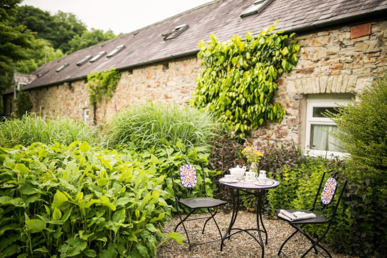 Country Dual Cottage Stay | Comfortably Sleeps 6