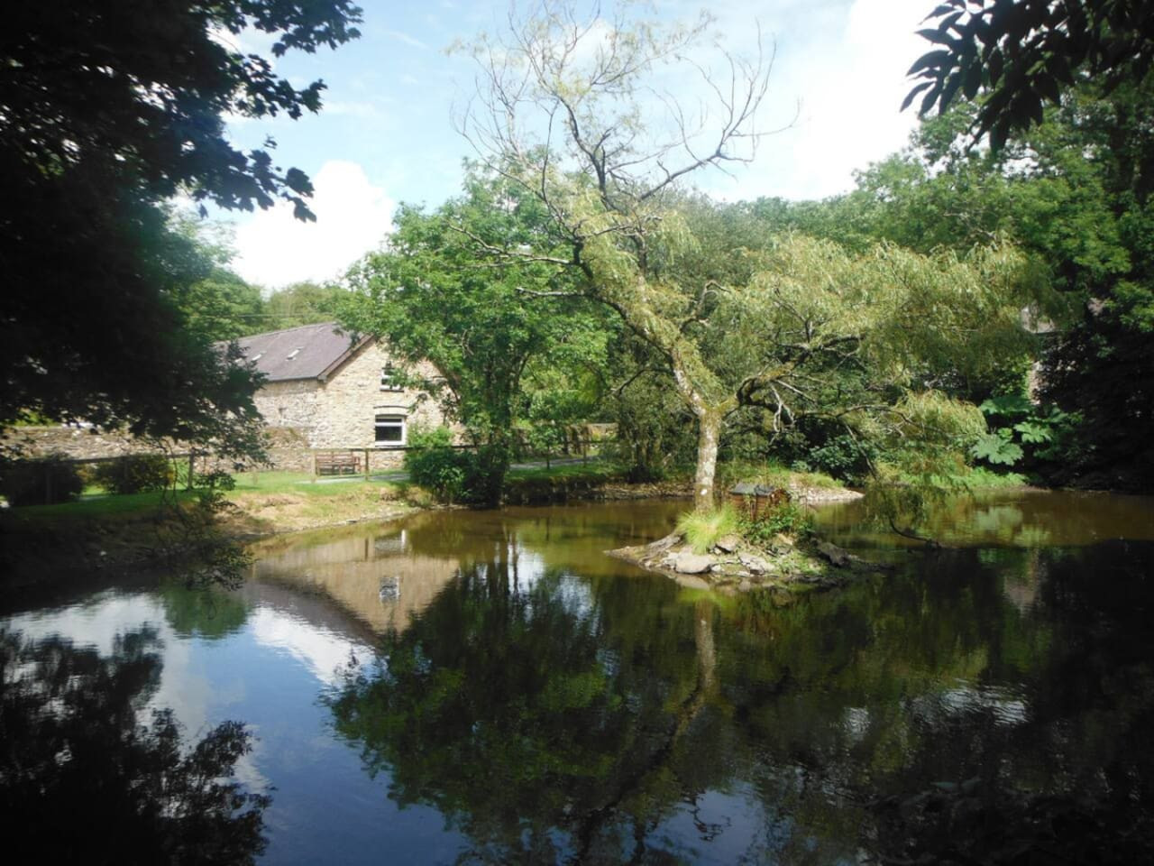 Country Dual Cottage Stay | Comfortably Sleeps 6