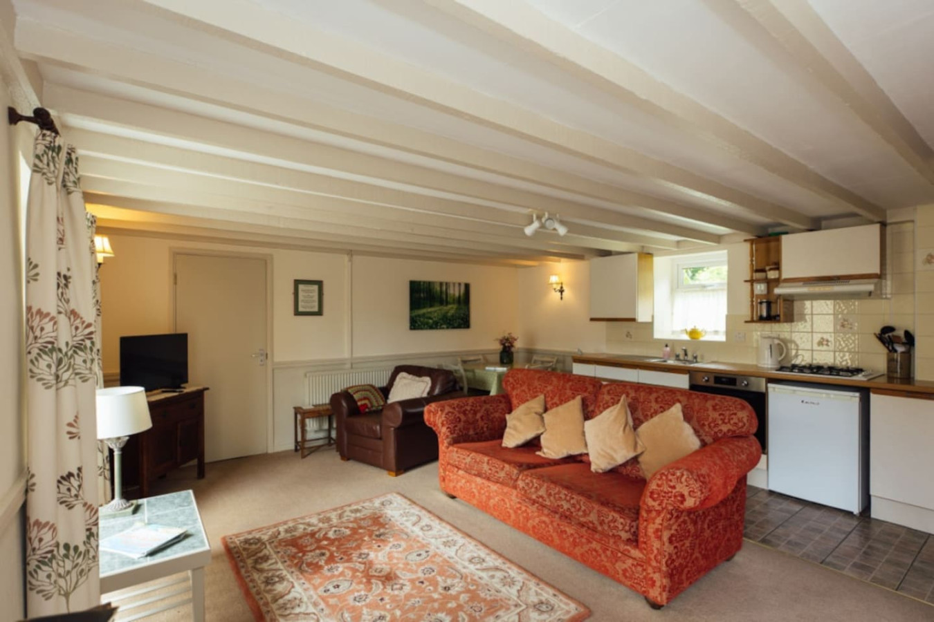 Country Dual Cottage Stay | Comfortably Sleeps 6