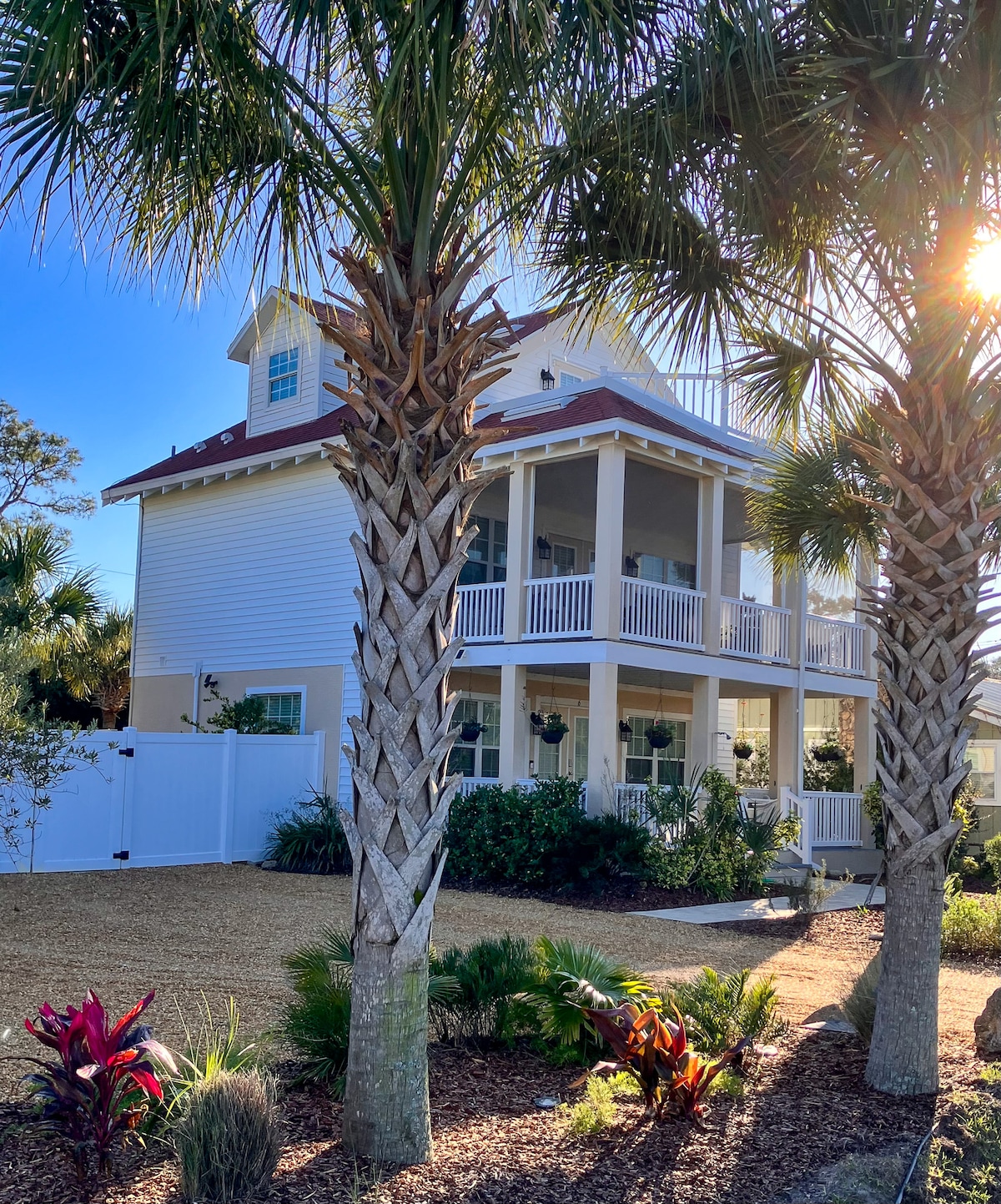 BeachDreams, Heated Salt Pool, Walk To Beach