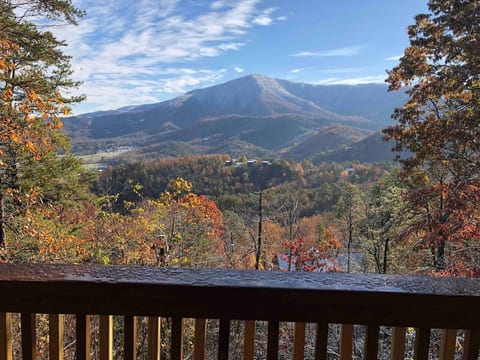 Smoky Mountain Private Cabin,Amazing Views,Hot Tub