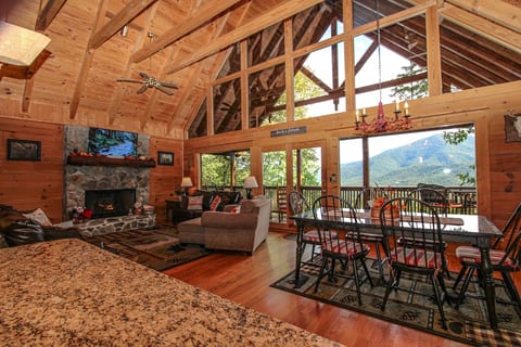Smoky Mountain Private Cabin,Amazing Views,Hot Tub