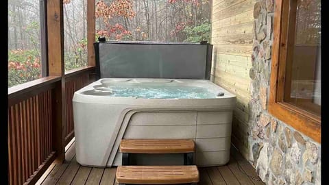 Smoky Mountain Private Cabin,Amazing Views,Hot Tub