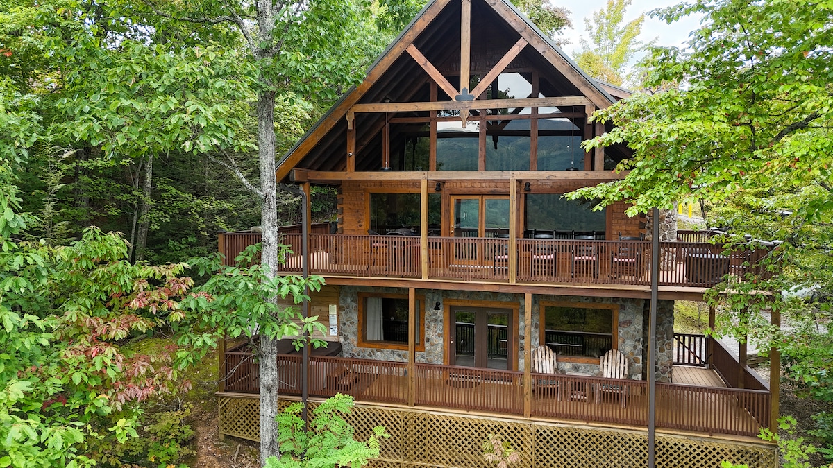 smoky-mountain-private-cabin-amazing-views-hot-tub/