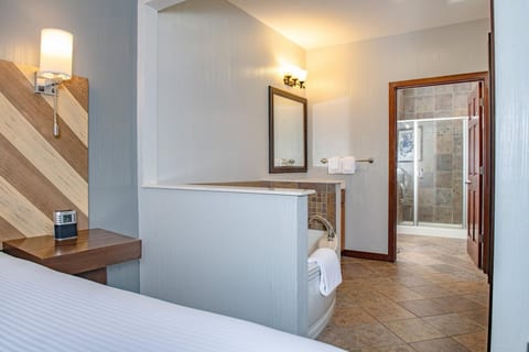 Glacier Canyon 2BD Deluxe