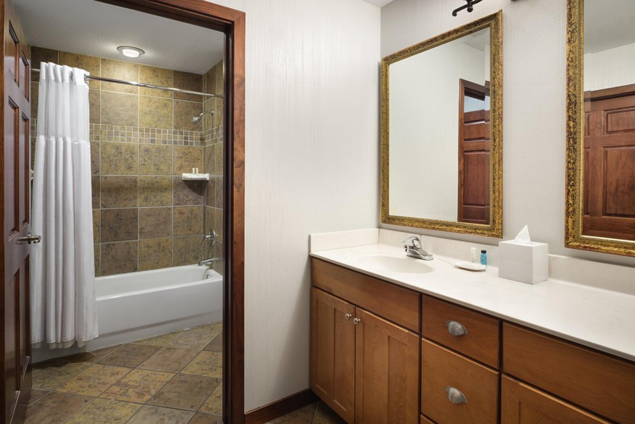 Glacier Canyon 2BD Deluxe