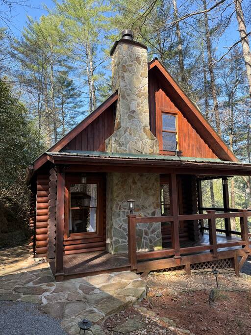 Secluded cabin w/ gorgeous views
