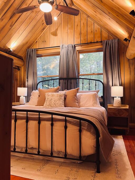 Secluded cabin w/ gorgeous views