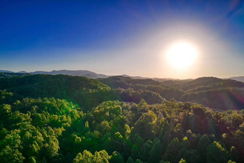 2-cabins-indoor-pool-hot-tub-wi-fi-sleeps-24/