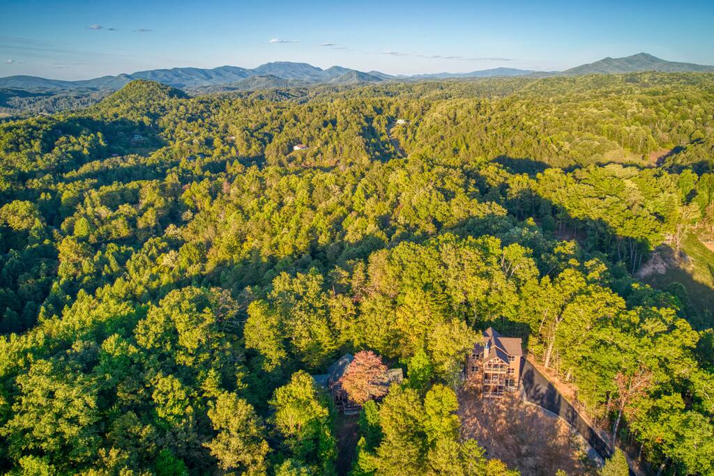 2-cabins-indoor-pool-hot-tub-wi-fi-sleeps-24/