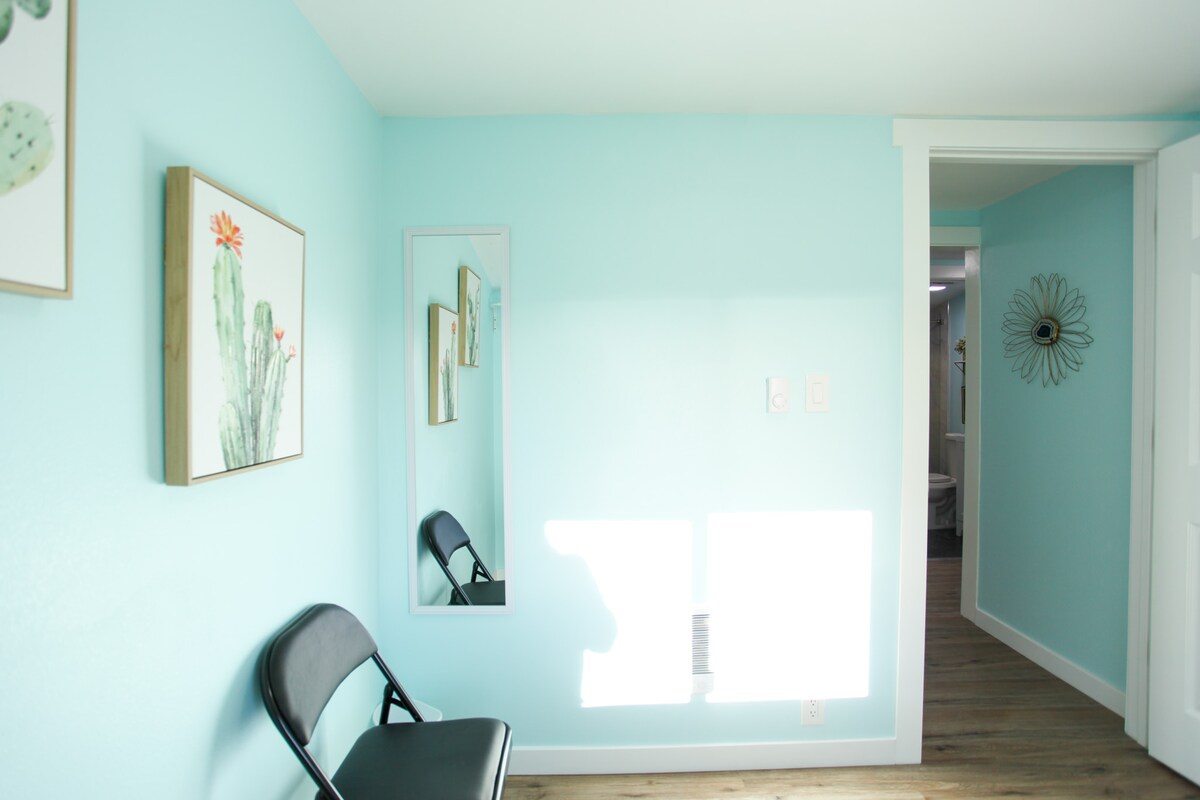 6-bd-apartment-w-mountain-views-5-min-to-downtown/