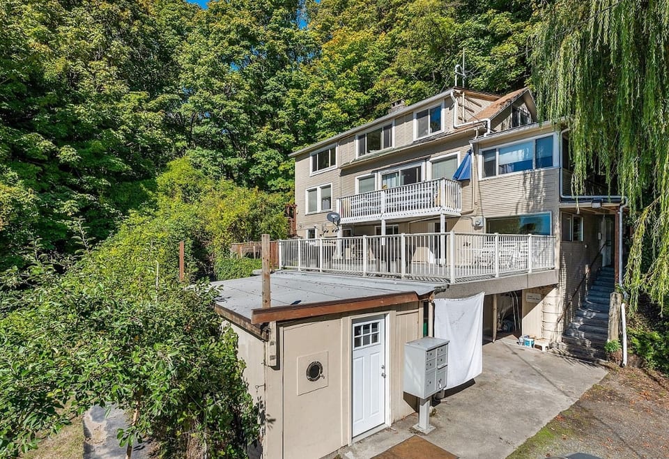 6 Bd Apartment w/ Mountain Views-5 min to Downtown - Seattle
